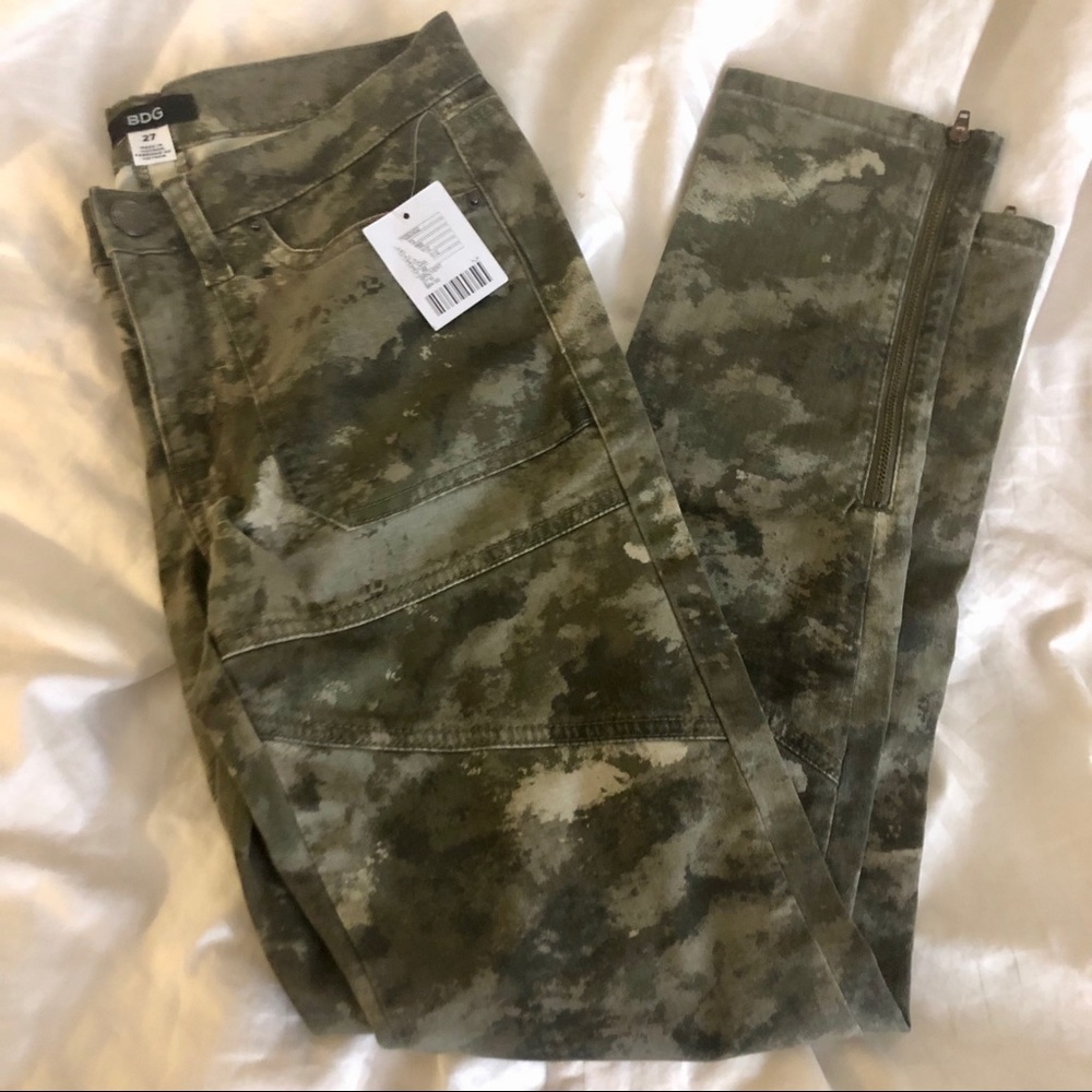 NWT UO BDG Dark Camouflaged Skinny Pants with Zip